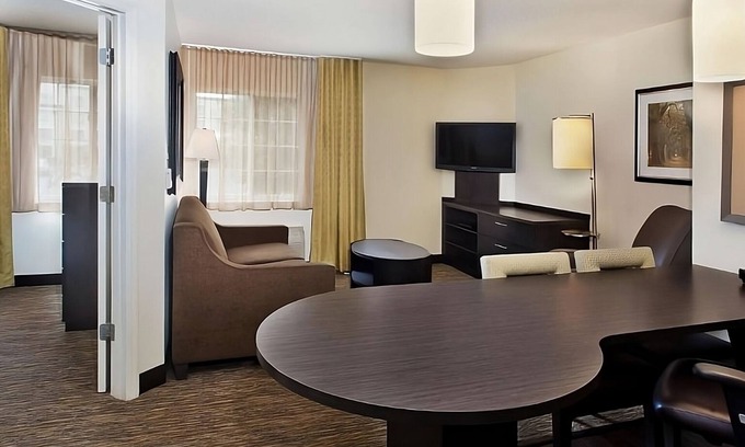 Somerset Hôtel | Comfort and Convenience! 2 Wonderful units w/ Kitchen. Near Fort Worth Zoo