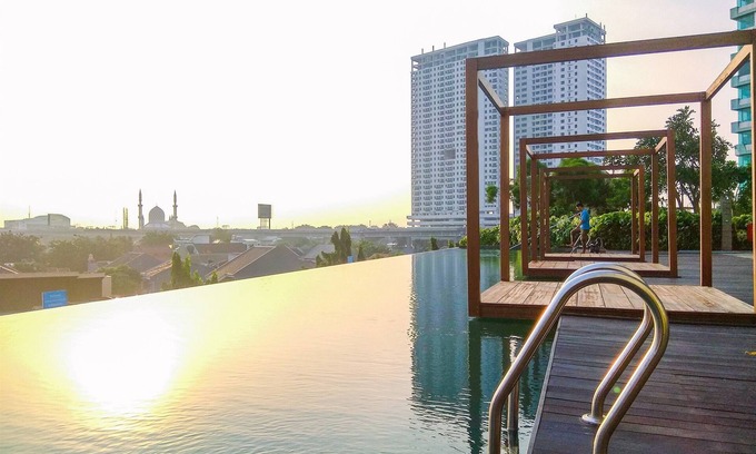 Pekayon Jaya Appartement | Comfort And Spacious 2Br Grand Kamala Lagoon Apartment
