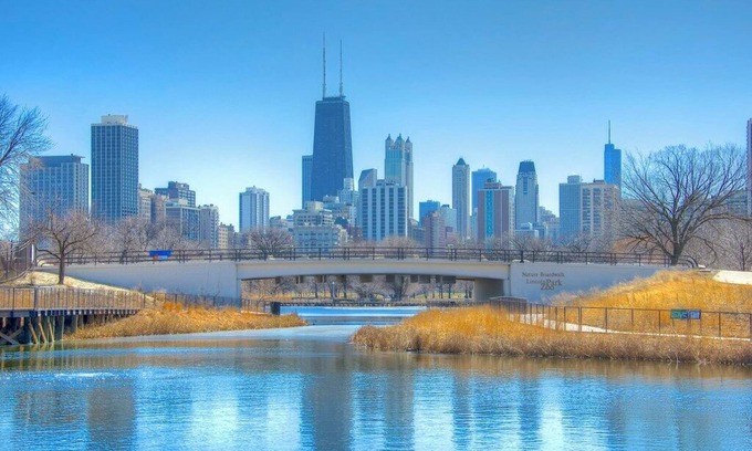 Near North Side Hôtel | Comfort & Convenience! 3 Relaxing Units, Pets Allowed! Minutes to 360 Chicago!