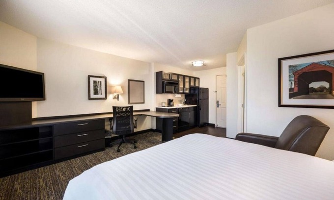Gwinnett Place Hôtel | Comfort & Convenience! Pet-friendly Property w/ Parking, Full Kitchen!