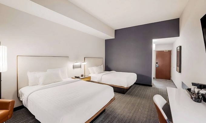 Chandler Appartement | Comfort & Convenience! w/ Onsite Pool, 4 Homely Units Short Drive to Phoenix Zoo
