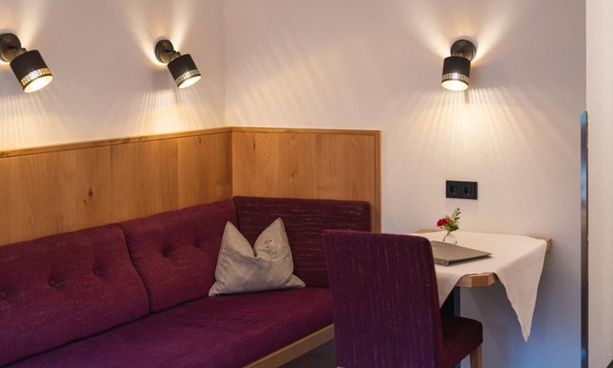 Damuels Maison | Comfort double room with balcony - Hotel Restaurant Alpenblume