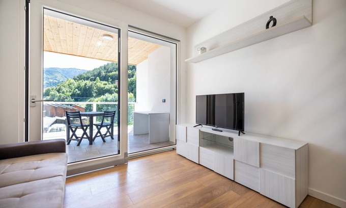 Clusone Appartement | Comfort House in downtown with box with modern finishes and mountain views