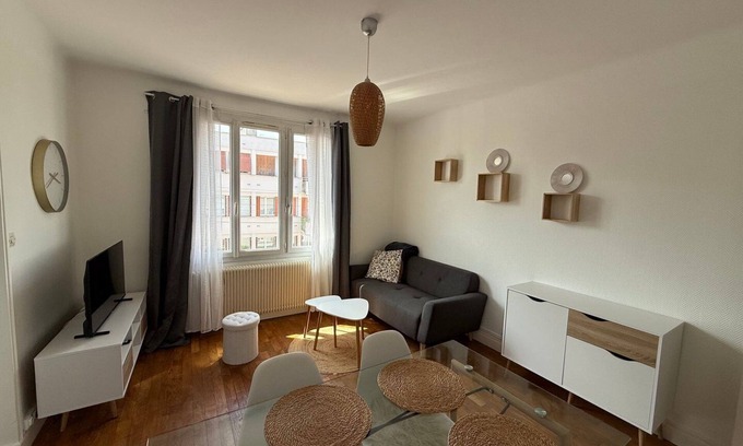 Montmuzard Appartement | Comfort in the Heart of Dijon