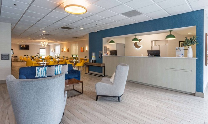 Cheektowaga Hôtel | Comfort Inn & Suites Buffalo Airport