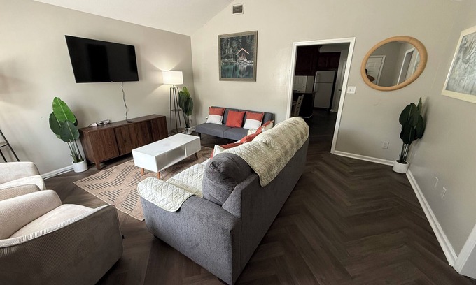 Valdosta Maison | Comfort & Space · 3BR, 2BA · Perfect for Families & Groups