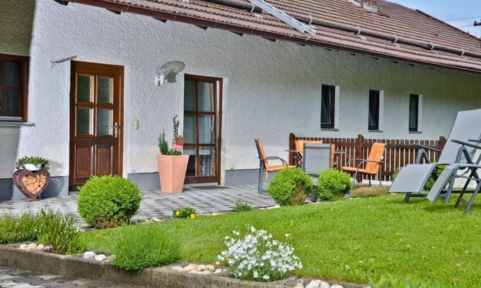 Arnbruck Appartement | Appartement confortable pour 2-4 personnes avec pelouse et barbecue