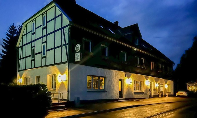 Glindfeld Maison | Comfortabel, Ruim Groepshuis Vlakbij Winterberg