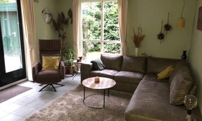 Ewijk Appartement | Comfortabel vrijstaand huisje `De zingende Wilg`