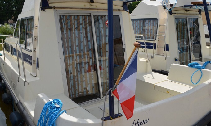 Pontailler-sur-Saone Location De Bateaux | Bateau confortable à quai pour 5 pers, Pontailler-sur-Saône, proche commerces