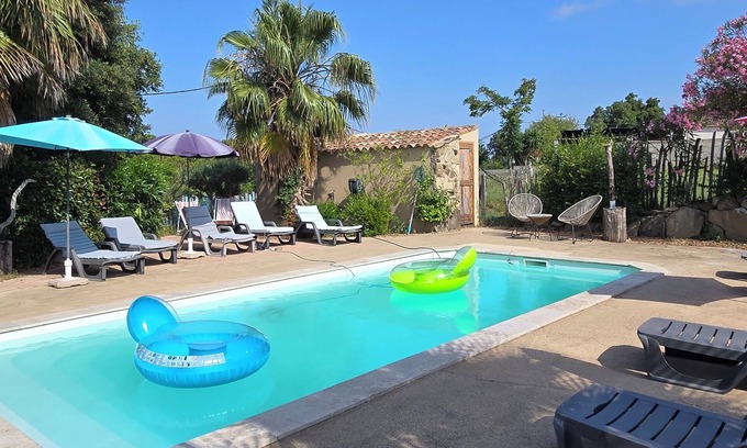 Prunelli-di-Fiumorbo Maison | Confortable location 3 pièces avec belle piscine