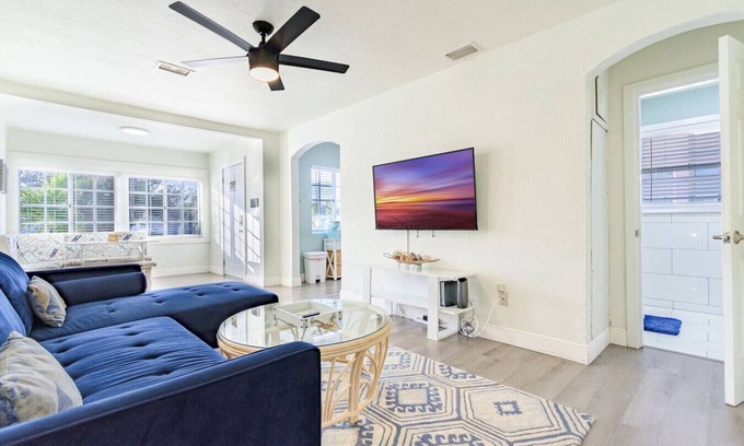 Clearwater Appartement | Comfortable 2/1 Coastal Condo Close to Beach