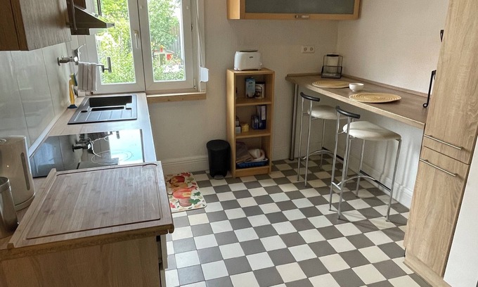 Stuttgart Appartement | Comfortable 2-bedroom apartment with WiFi in Lovely Plieningen!