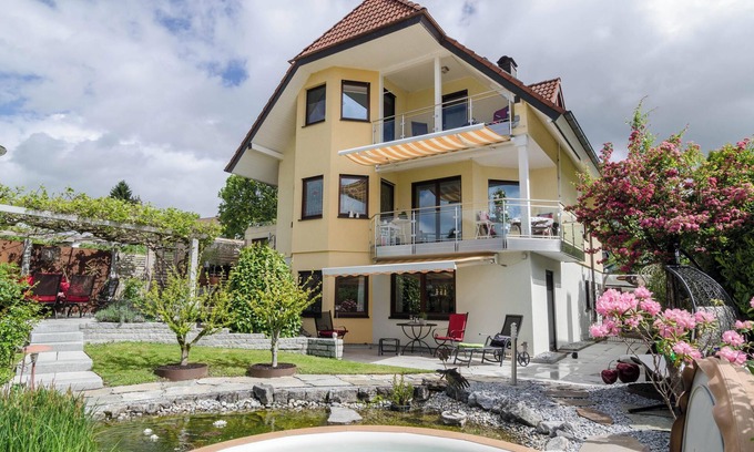 Ueberlingen Appartement | Confortable appartement de vacances 4 étoiles "Wolf" avec terrasse, grill et Wi-Fi