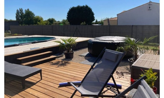 Meursac Appartement | Comfortable accommodation for 6 people