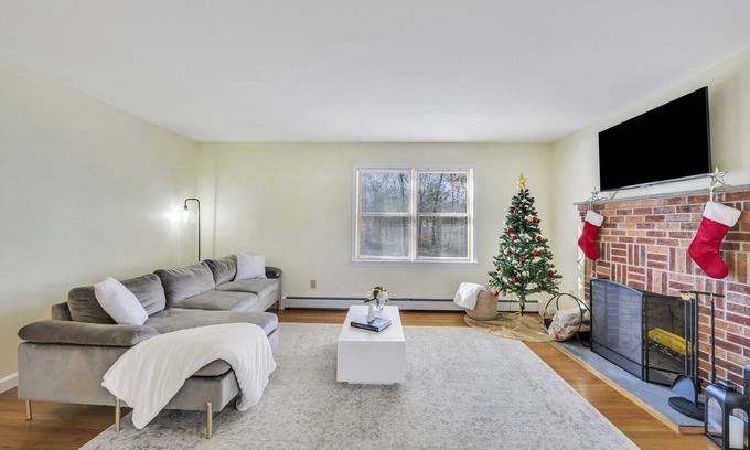 Groton Maison | Comfortable and bright home - near downtown Mystic.