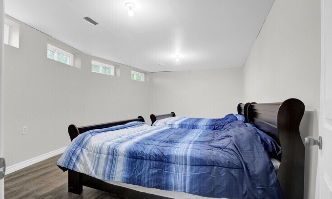 Amaranth Autre | Comfortable and modern guest place
