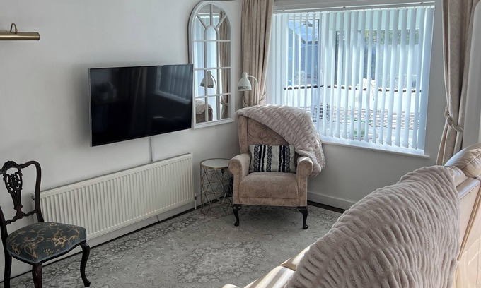 Wantage Maison | Comfortable and Private House, 2 Bed, Central, Perfect for Harwell & Williams F1