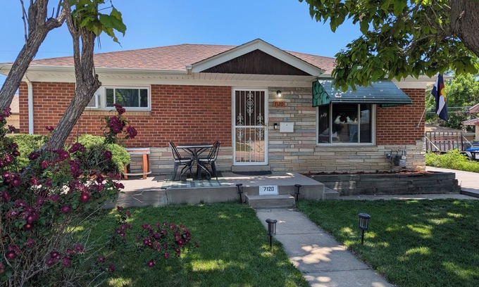 Twin Lakes Maison | Comfortable and quiet family neighborhood 420 friendly