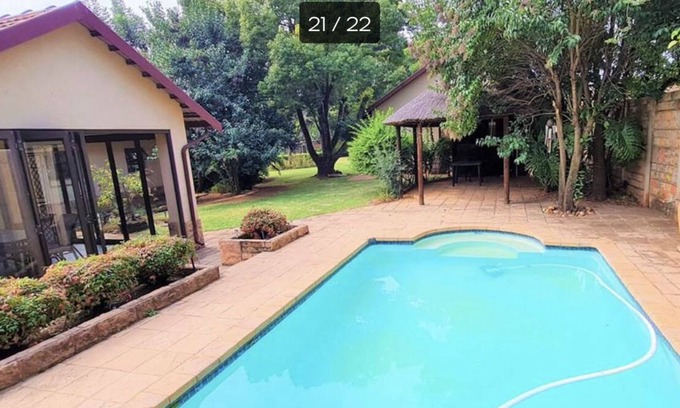 Centurion Maison | Comfortable and spacious holiday home with beautiful garden