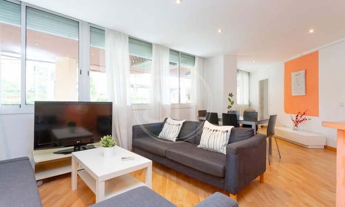 Sants-Badal Appartement | Comfortable apartment in Sants