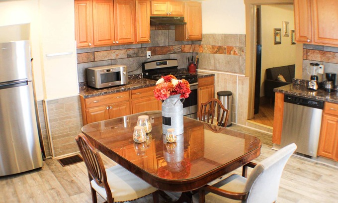 Bloomfield Appartement | Comfortable Apartment – Pittsburgh's Little Italy!