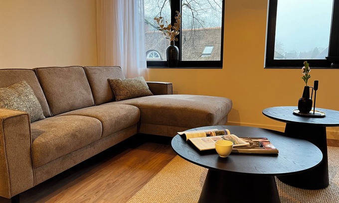 Goirle Appartement | Comfortable apartment with parking, fast WiFi, and garden access near Goirle. Sleeps four guests.