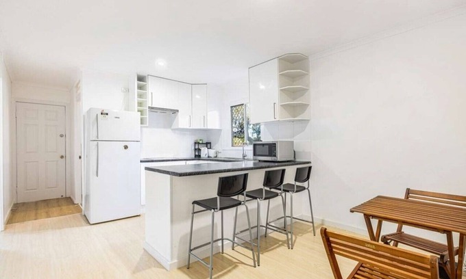 Mount Gravatt East Maison | Comfortable 2 Queen & 1 Double Bedroom, Mansfield