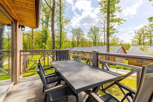 Somme-Leuze Chalet De Ski | Comfortable chalet in Somme-Leuze with pétanque court