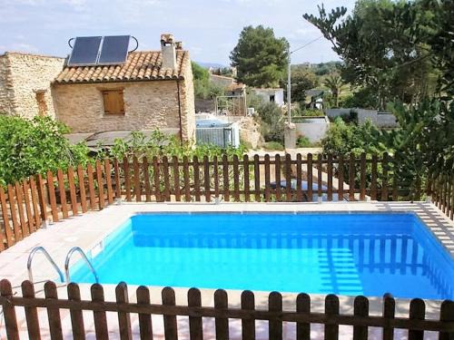 Masdenverge Chalet De Ski | Comfortable Chalet in Masdenverge with Private Pool