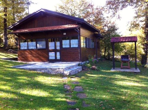 Ventasso Chalet De Ski | Comfortable Chalet in Giarola with Mountain View