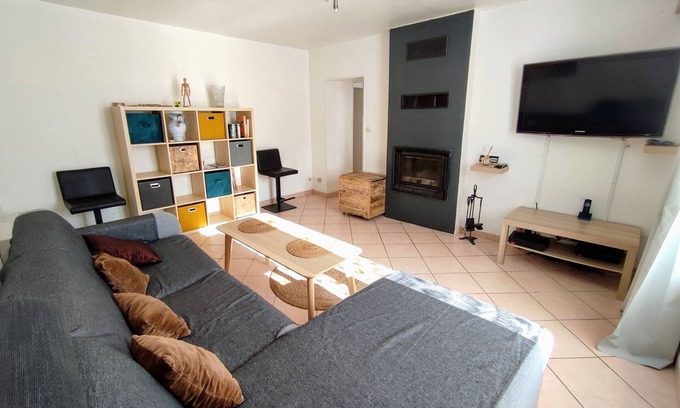 Dompcevrin Cottage | Gîte confortable avec cheminée et parking, proche Verdun