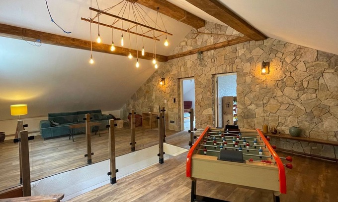 Embrun Chalet De Ski | Gîte confort 15 couchages, vue panoramique Montagne Hautes Alpes, Terrasse