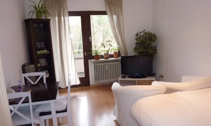 Furstenfeldbruck District Appartement | APP CONFORTABLE ENTIÈREMENT ÉQUIPÉE 3 min à S-BAHN récemment rénové avec balcon