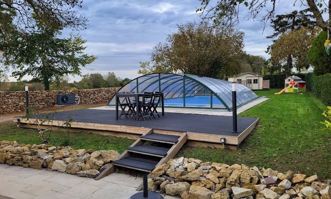 La Chapelle-Themer Maison | Gîte tout confort + piscine chauffée quatre saisons -Reservez à O'gite85