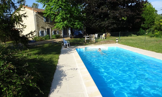 La Foret-de-Tesse Maison | Comfortable house with private pool in Charente