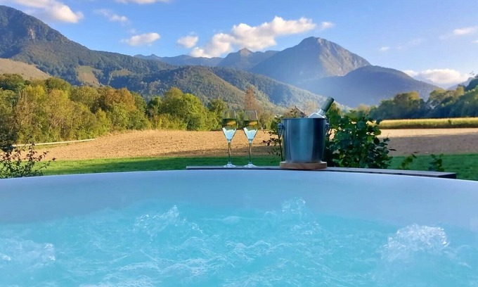 Asson Chalet De Ski | Comfortable gîte with Spa and Pyrenees view *****