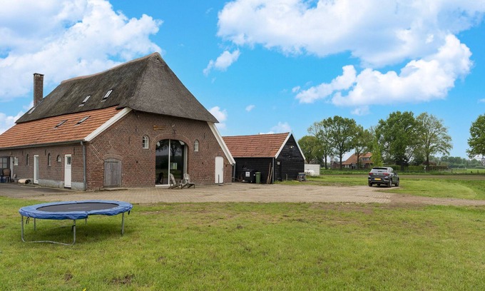 Municipality of Oude IJsselstreek Maison | Maison frontale confortable à Voorst avec un grand jardin