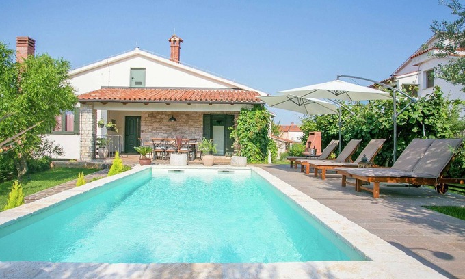 Tar-Vabriga Cottage | Villa confortable à Tar avec piscine
