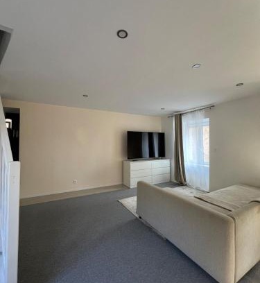 Arconsat Maison | Comfortable house