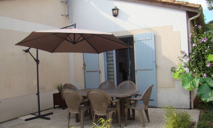 Lamonzie-Saint-Martin Appartement | Maison confortable avec terrasse dans le Périgord pourpre
