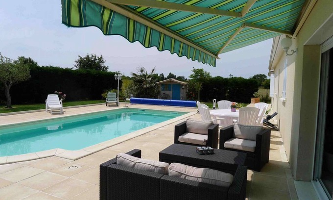 Thaims Maison | MAISON tout confort avec piscine privée et grand jardin paysagé