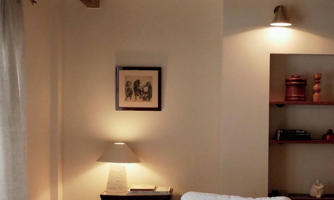 Traar Autre | Comfortable living on a farm surrounded by greenery and art