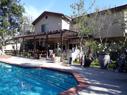 Northridge Maison | Comfortable Luxury Studio