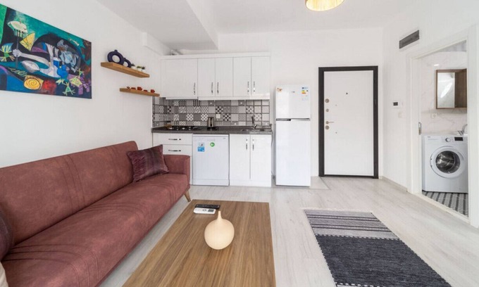 Antalya City Centre Appartement | Comfortable Modern Flat with Balcony in Muratpasa