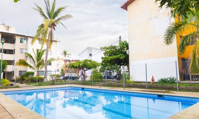 Crucecita Appartement | Comfortable first floor apartment, close to beaches and shopping centers.