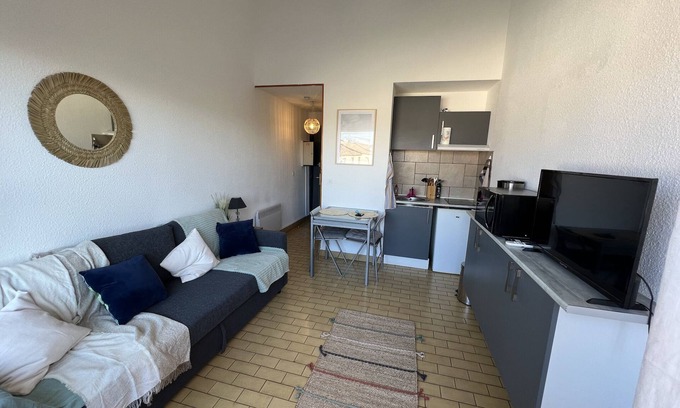 Balaruc-les-Bains Appartement | Studio tout confort, idéalement placé avec parking, pour curistes.