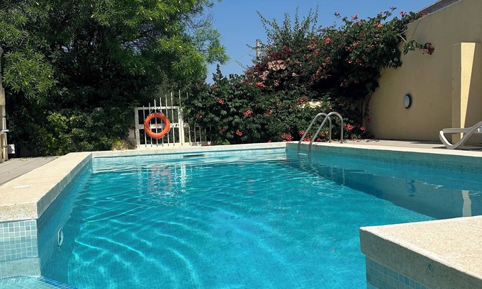 San Pawl tat-Targa Appartement | Comfortable serene villa apartment with pool on the outskirts of Naxxar.