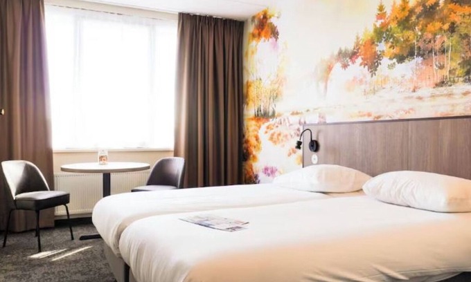 Zevenbergen Hôtel | Comfortable Stay Near Zevenbergen's City Center & Parks - 3 Units