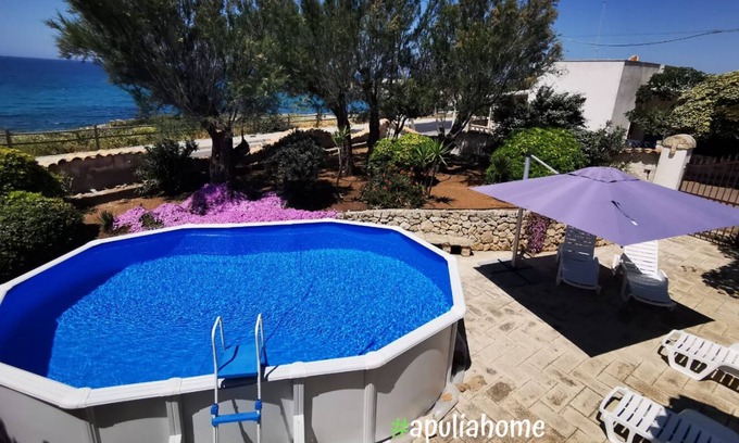 Torre Suda Appartement | Comfortable studio in villa with sea view, in Torre Suda.